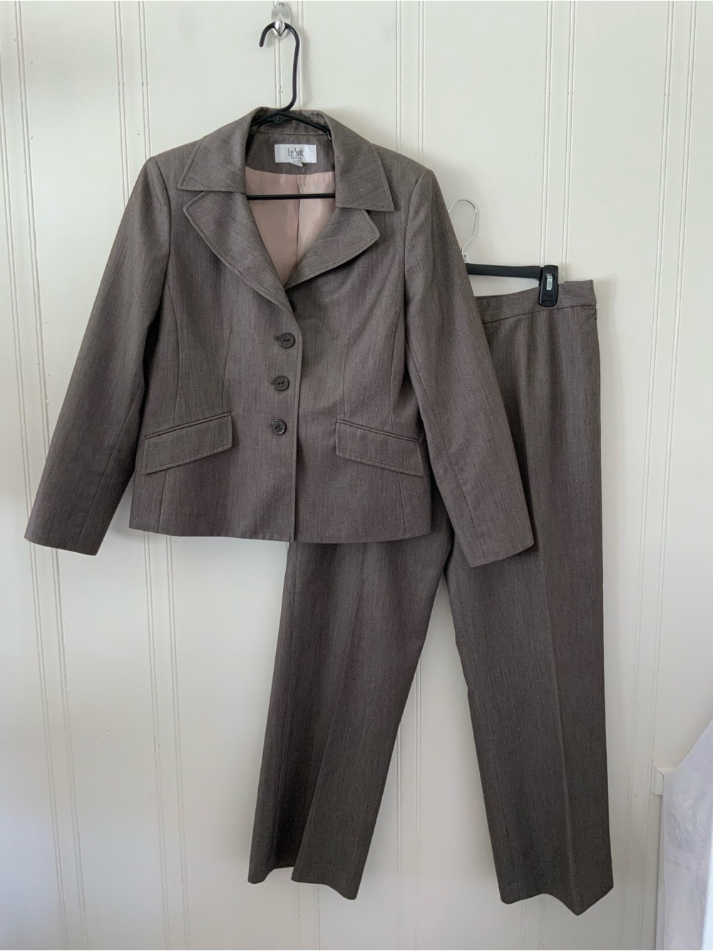 Le Suit Women's Taupe Brown Two-Piece Tailored Pantsuit